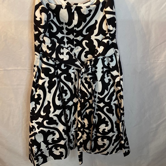 Black/White Dress with Straps Size 14 - Picture 5 of 9